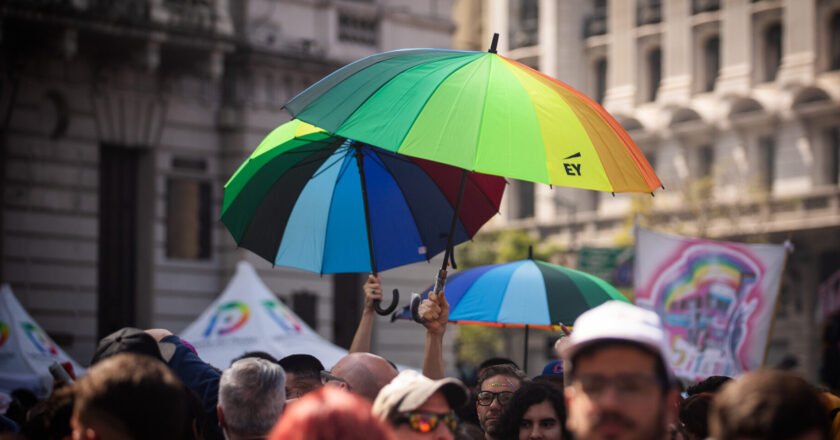 Cómo vive la diversidad sexual en la Argentina: qué revela el primer censo de condiciones de vida LGBTQNB+