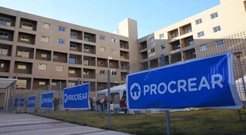 Milei desfinancia la vivienda social