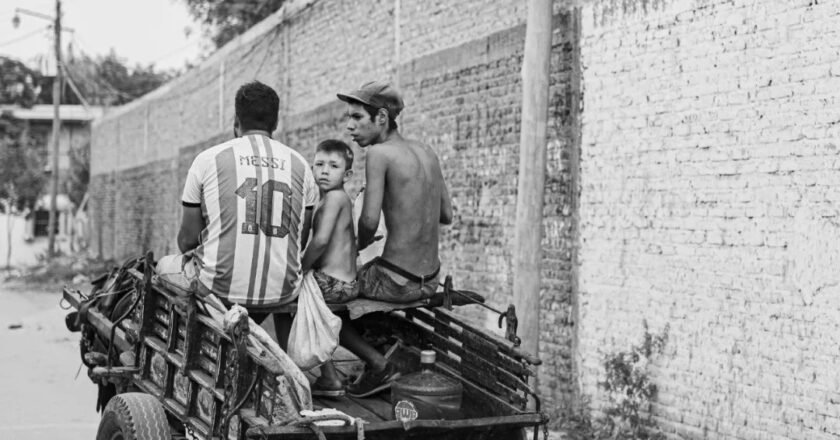 El barrio donde nacés define cuántos años vas a vivir: en los barrios populares, la muerte llega 11 años antes
