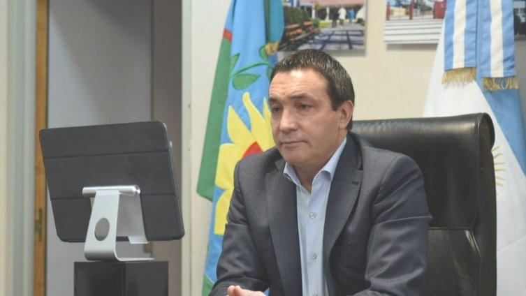 Reconocimiento, crítica y propuestas: más de 700 vecinos de Florencio Varela le hablaron al intendente en la consulta pública de El Vespertino