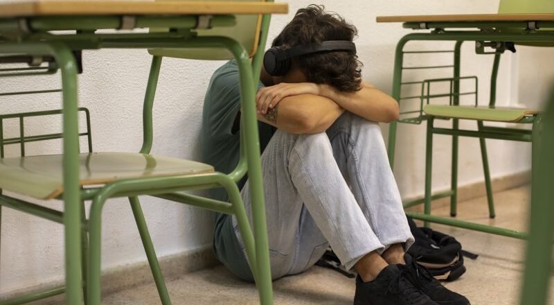 El costo oculto de estudiar siendo una persona neurodivergente: estrés académico, discriminación y soledad