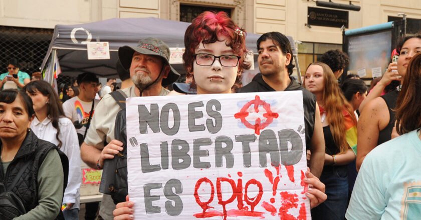 En 2025 los crímenes de odio aumentaron un 70 por ciento en Argentina y creció la violencia institucional hacia LGBT