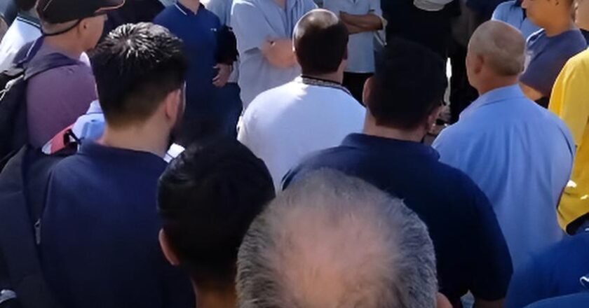 La de cal: choferes de la línea 500 siguen sin cobrar y desde la empresa señalarían al intendente Watson