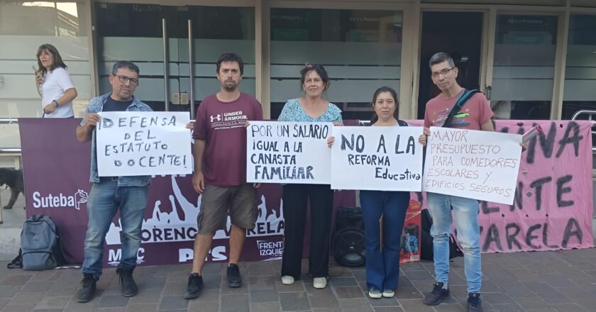Docentes denuncian intento de amedrentamiento policial durante una radio abierta