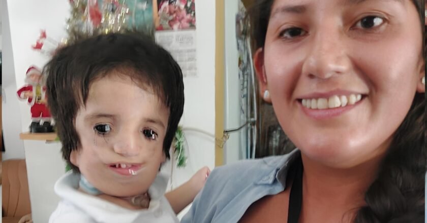 Cuando la luz sostiene la vida: Gabriela Salinas y la trama invisible de las mujeres que cuidan en Florencio Varela