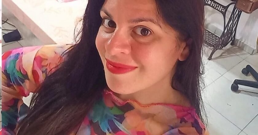 Diseñar para ser libres: la historia de Vale Sanz, una emprendedora textil que teje redes entre mujeres en Florencio Varela