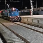 Volver a Varela de noche ya no es viajar: es sobrevivir entre trenes que no alcanzan, la caída del 148 y combinaciones eternas