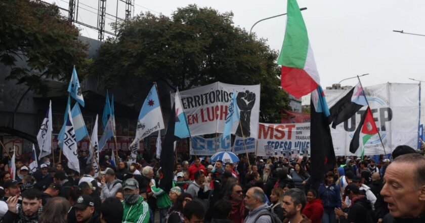 Revés para el gobierno: juez federal ordenó mantener las prestaciones del Volver al Trabajo