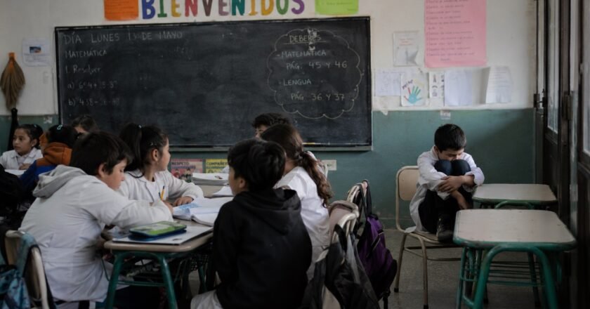 La estafa de los cuidados: cuando el aula se vuelve intemperie