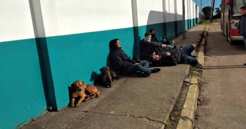 LÍNEA 148: DENUNCIAN QUE EL REGRESO DEL SERVICIO HABRÍA SIDO UNA MANIOBRA POLÍTICA SIN GARANTÍAS DE SEGURIDAD NI HIGIENE