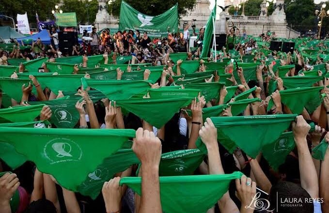 Denuncian el vaciamiento de las políticas de salud sexual y reproductiva