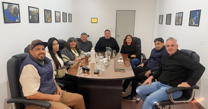 Libertarios varelenses o la fisiología del canibalismo y el perro despulgado